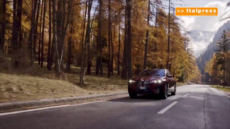 BMW iX xDrive 50, la  nuova ammiraglia completamente elettrica