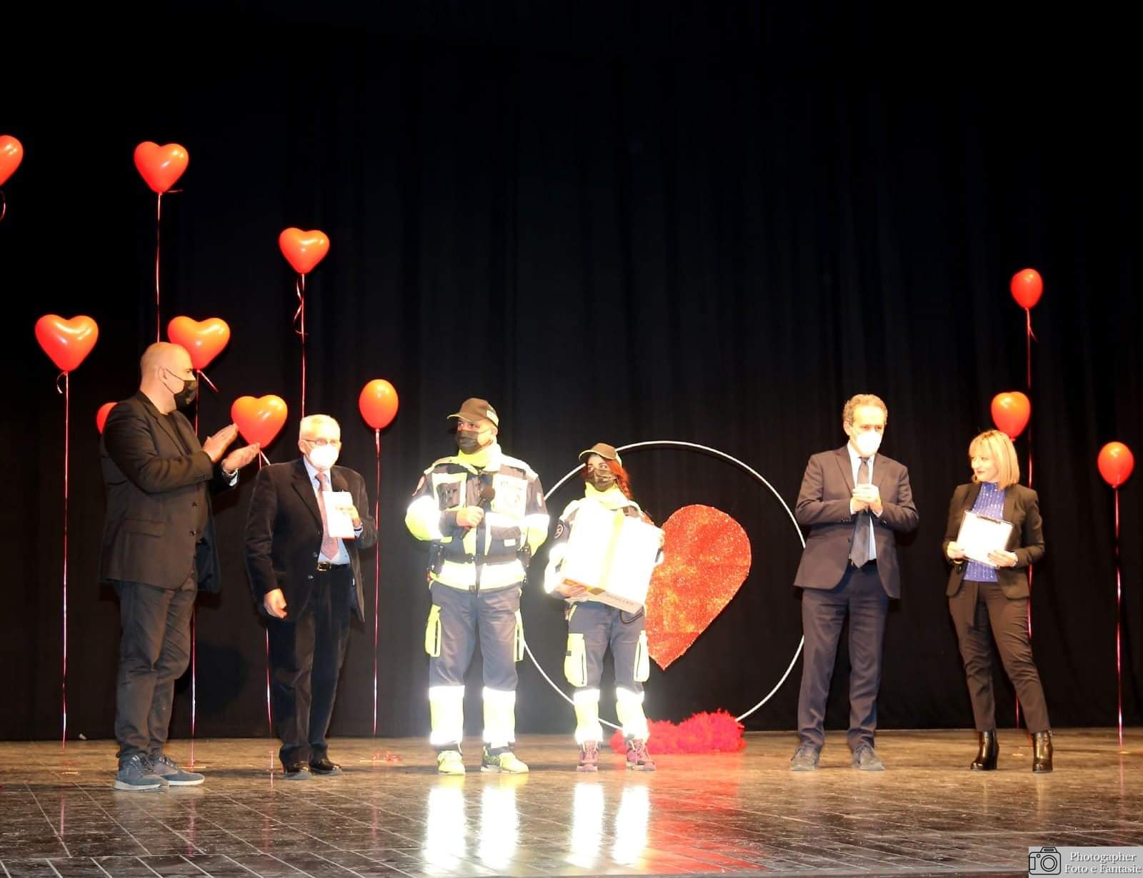 Batticuore e Ciuri hanno consegnato un defibrillatore alla Protezione Civile di Marsala