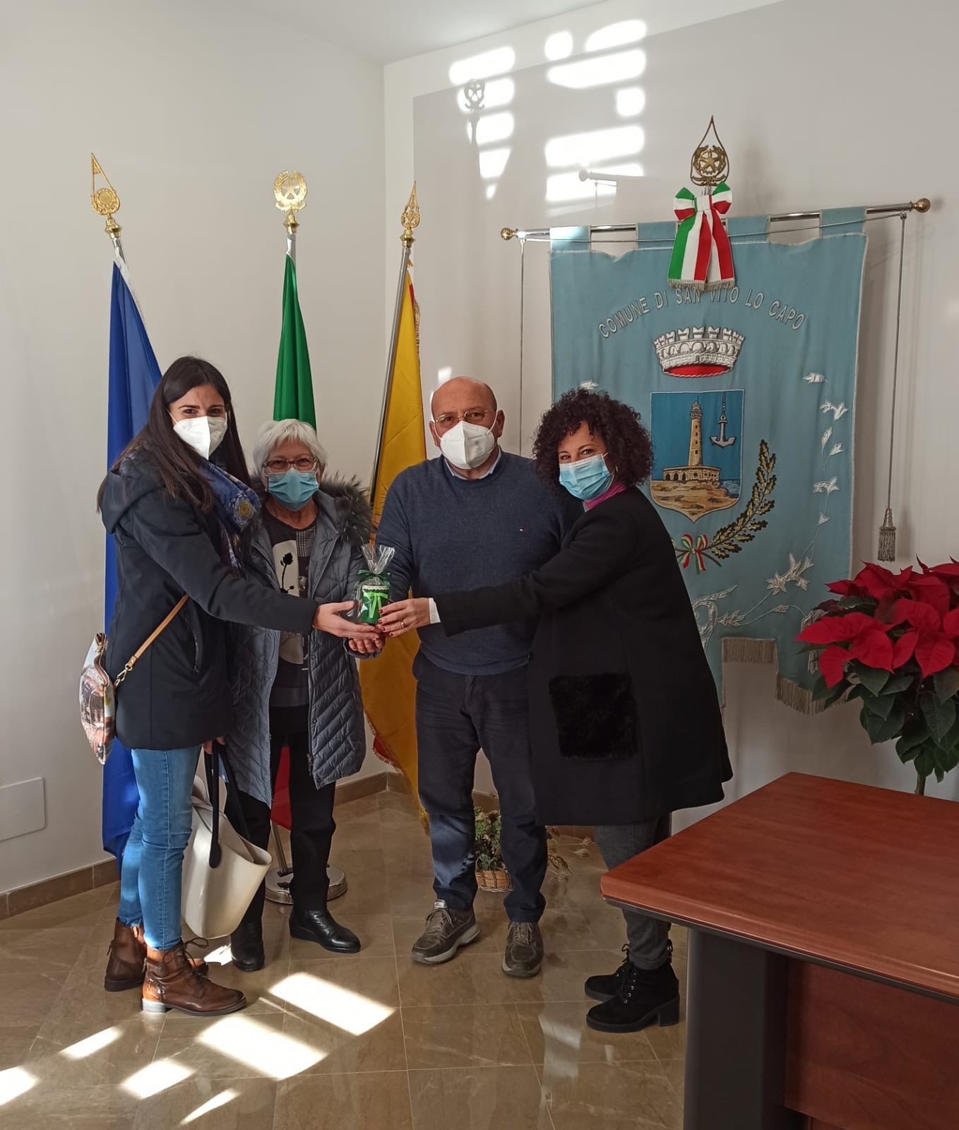 San Vito: una candela verde simbolo di solidarietà con i profughi