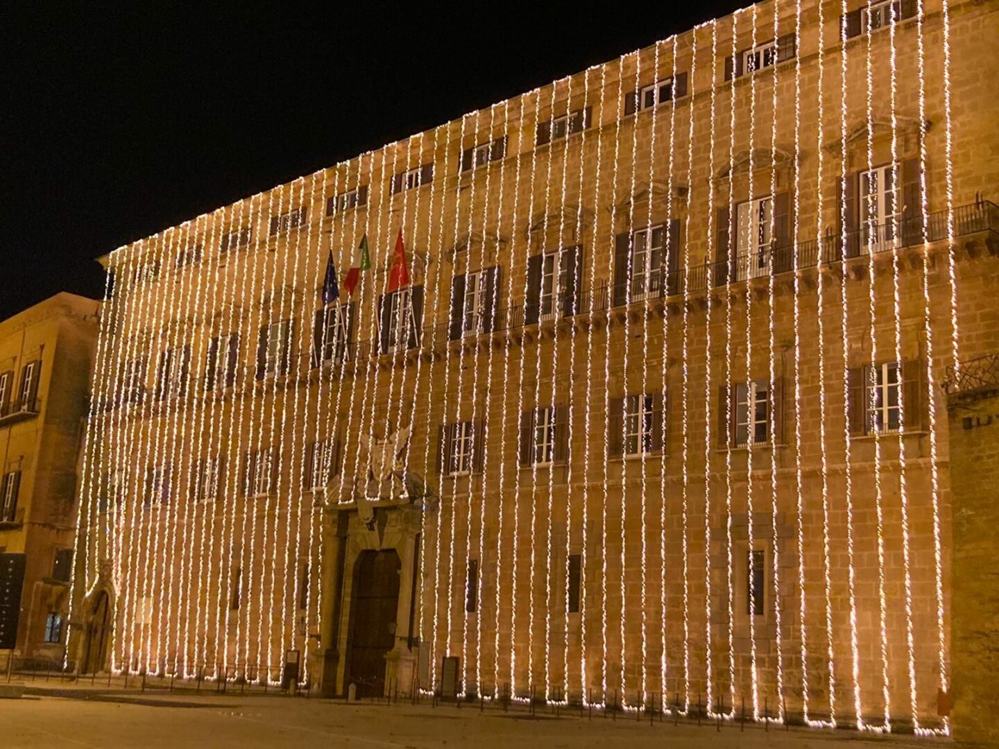 A Palermo Palazzo Reale illuminato, Miccichè “Regaliamo ottimismo”