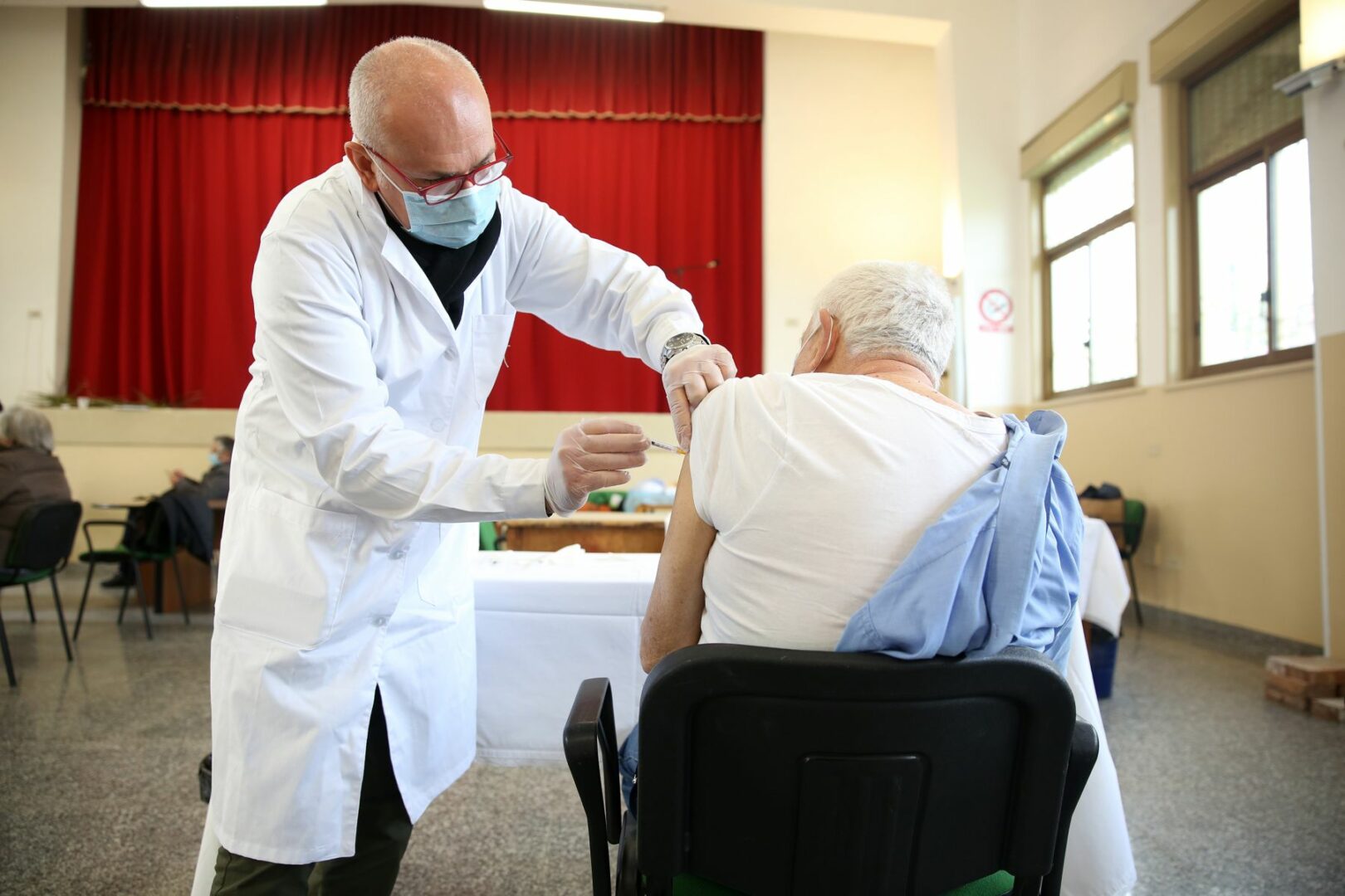 In Sicilia -33% di casi Covid nell’ultima settimana ma aumentano decessi