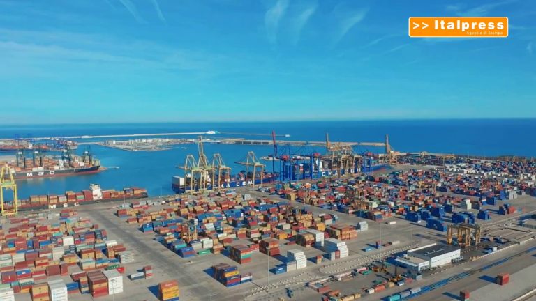 Cresce ancora l’export, a novembre +16,8% su base annua