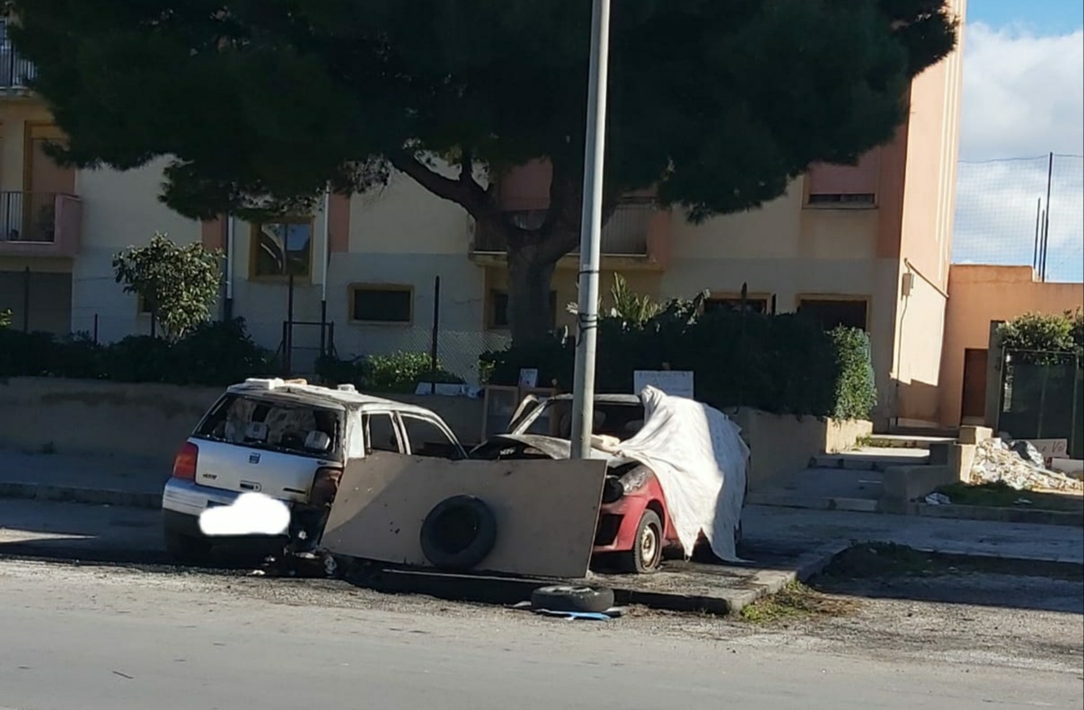Marsala: nella notte due auto andate a fuoco