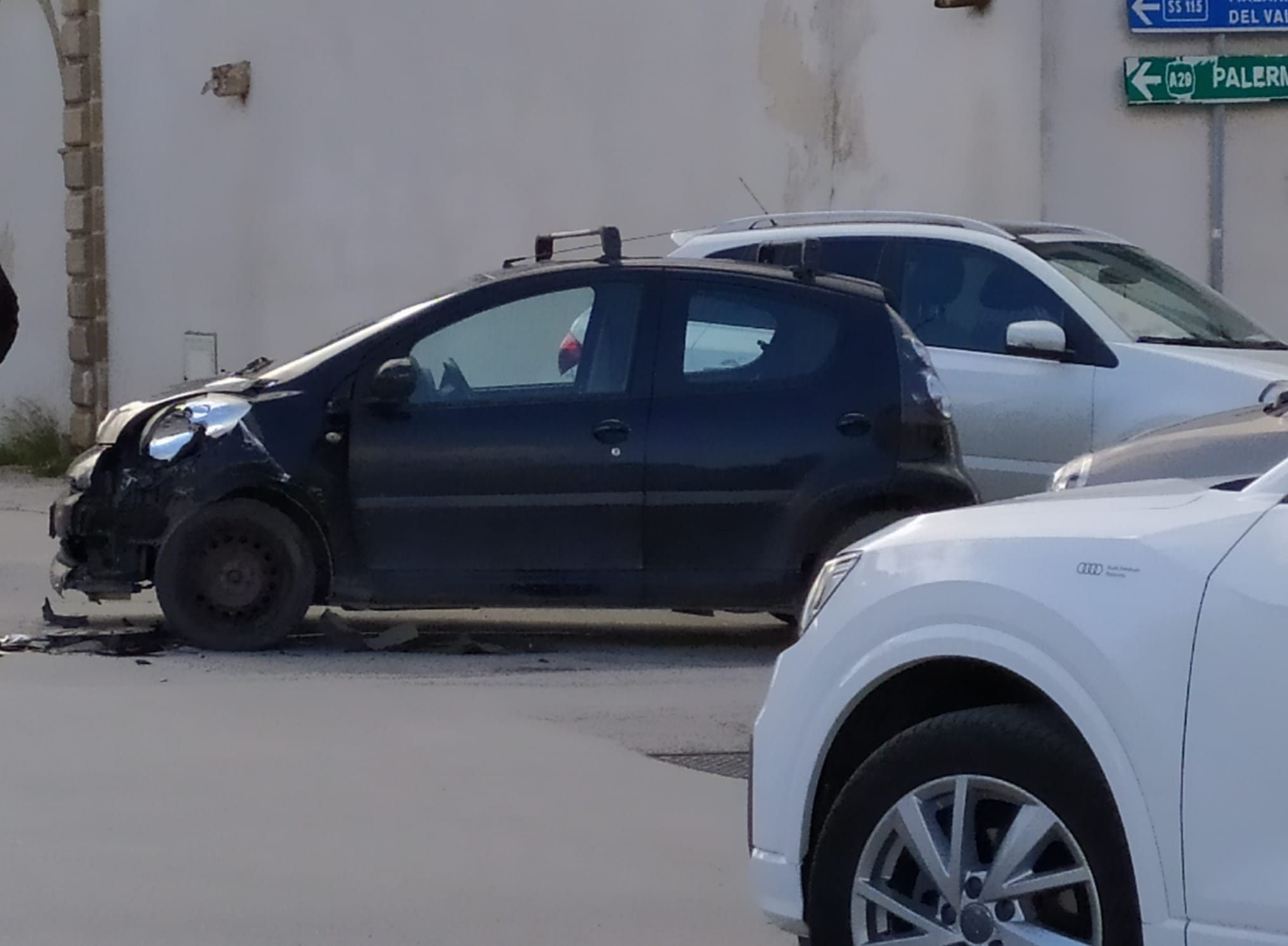 Tamponamento tra due vetture sul lungomare di Marsala