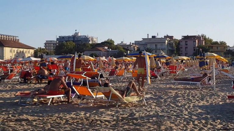 Concessioni balneari, dal 2024 al via le gare