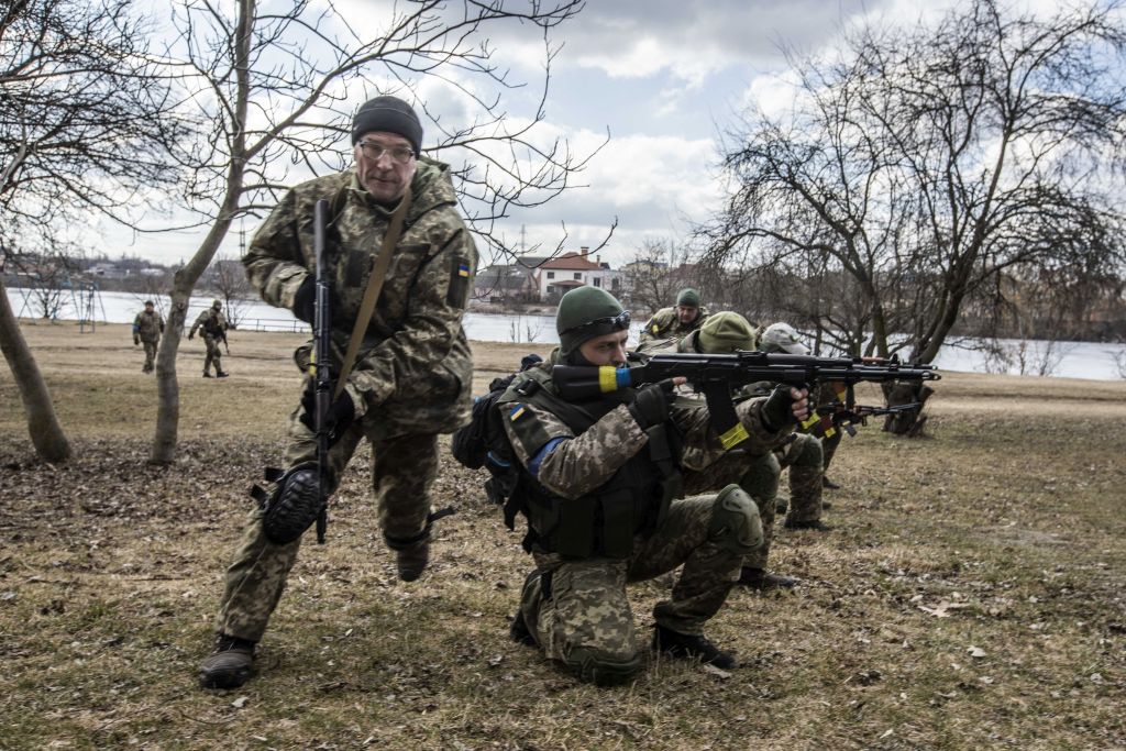 Ucraina, bombe su Kiev e vittime in un centro commerciale