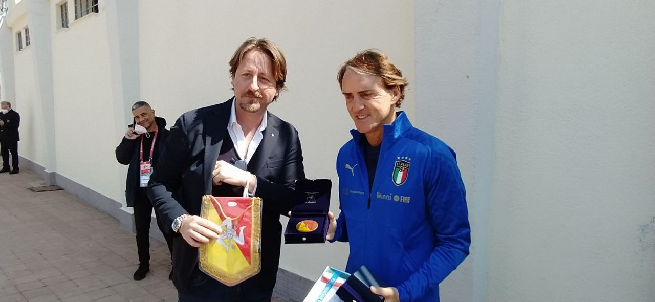 L’assessore Messina riceve la Nazionale: “Grazie Figc, Palermo è stata una scelta d’amore”