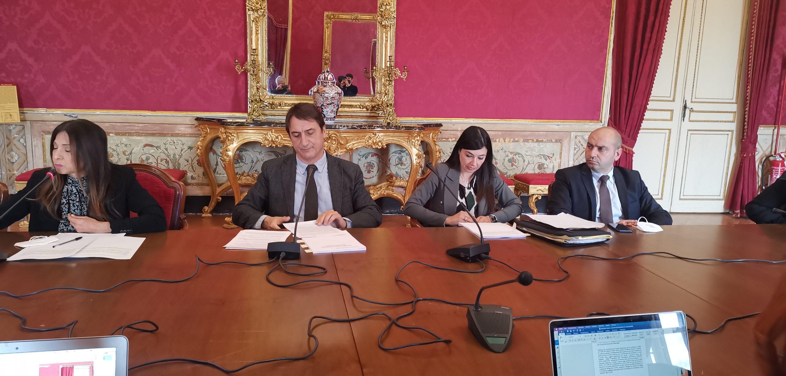 Condizione minorile in Sicilia: “L’ascensore sociale si è fermato ai piani alti”