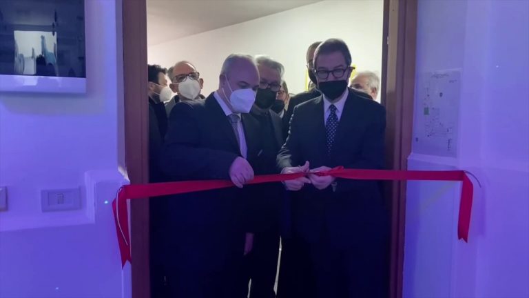 Musumeci inaugura aula multisensoriale in una scuola di Giardini Naxos