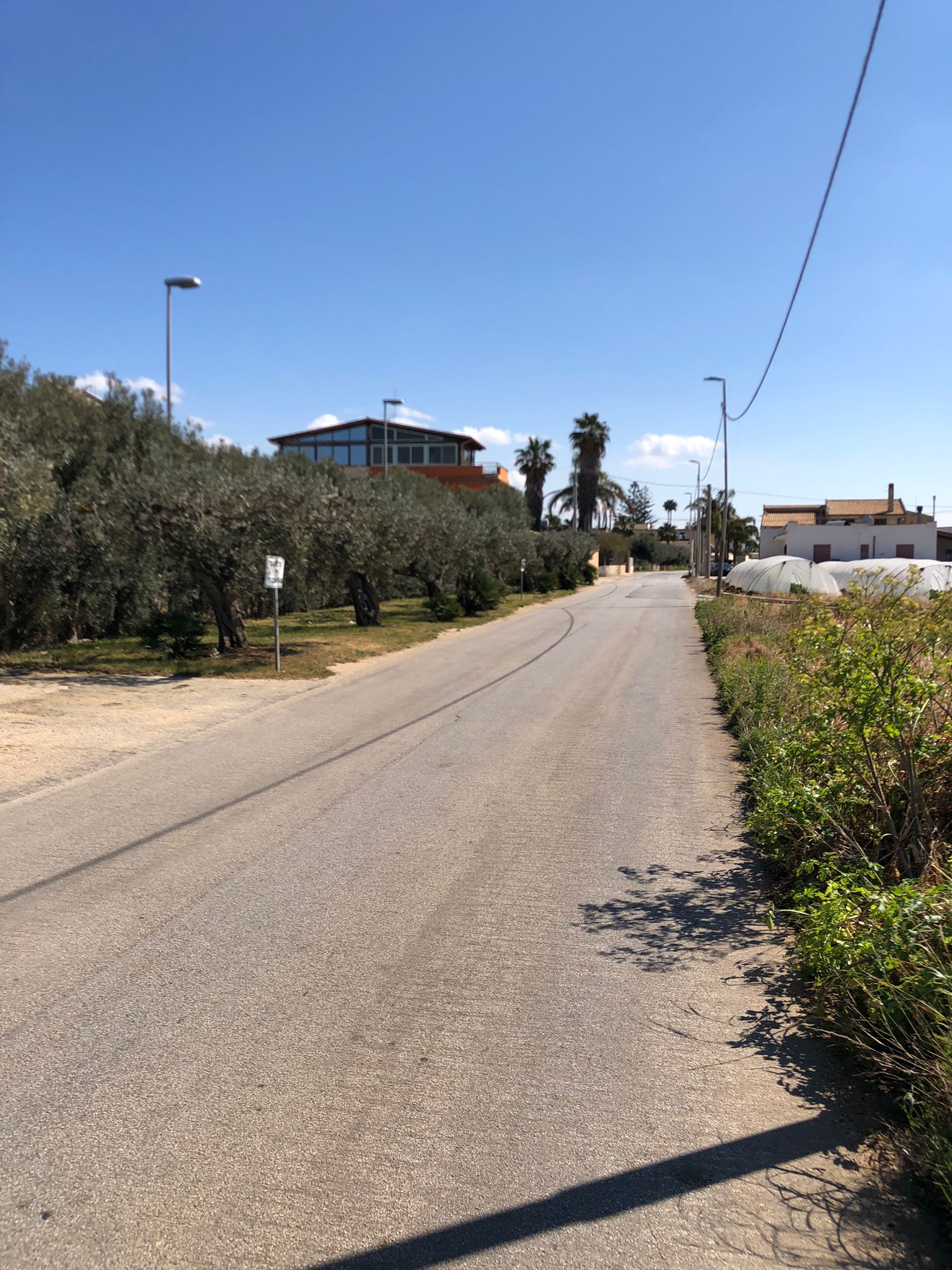 Incidente a Marsala: sorpassa, si scontra e scappa