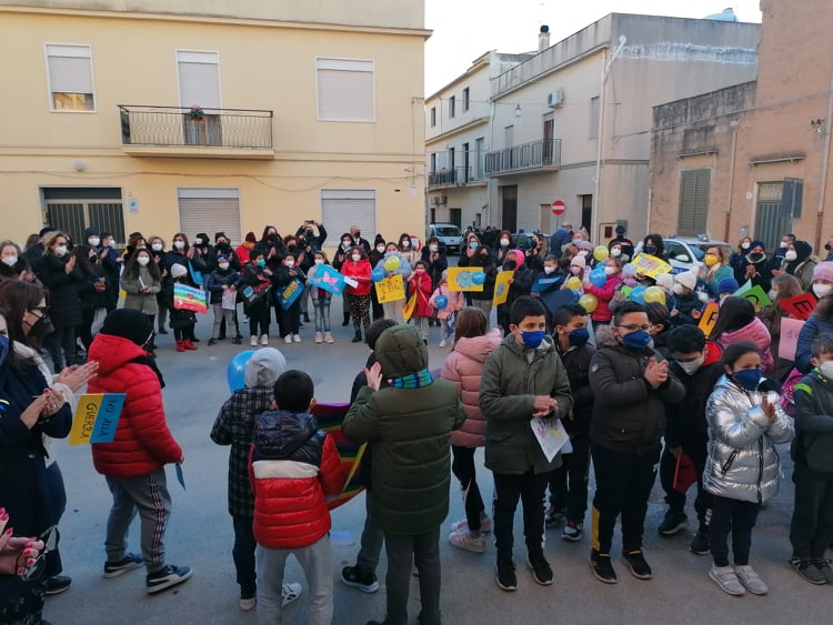 Stop guerra in Ucraina, Campobello scende in Piazza coi bambini