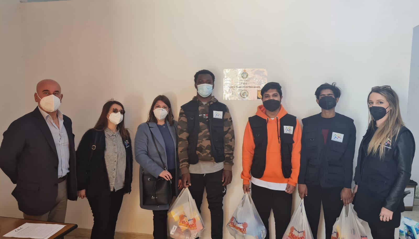Marsala, i migranti dei centri di accoglienza donano generi alimentari per l’Ucraina