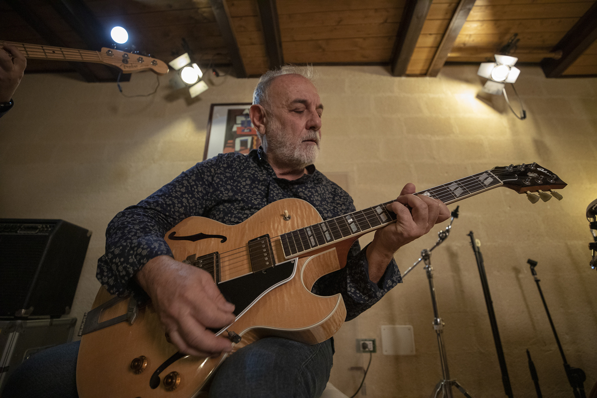 Canzoni Quasi Poesie, il disco “della vita” di Michele Pantaleo si presenta al Carpe Diem