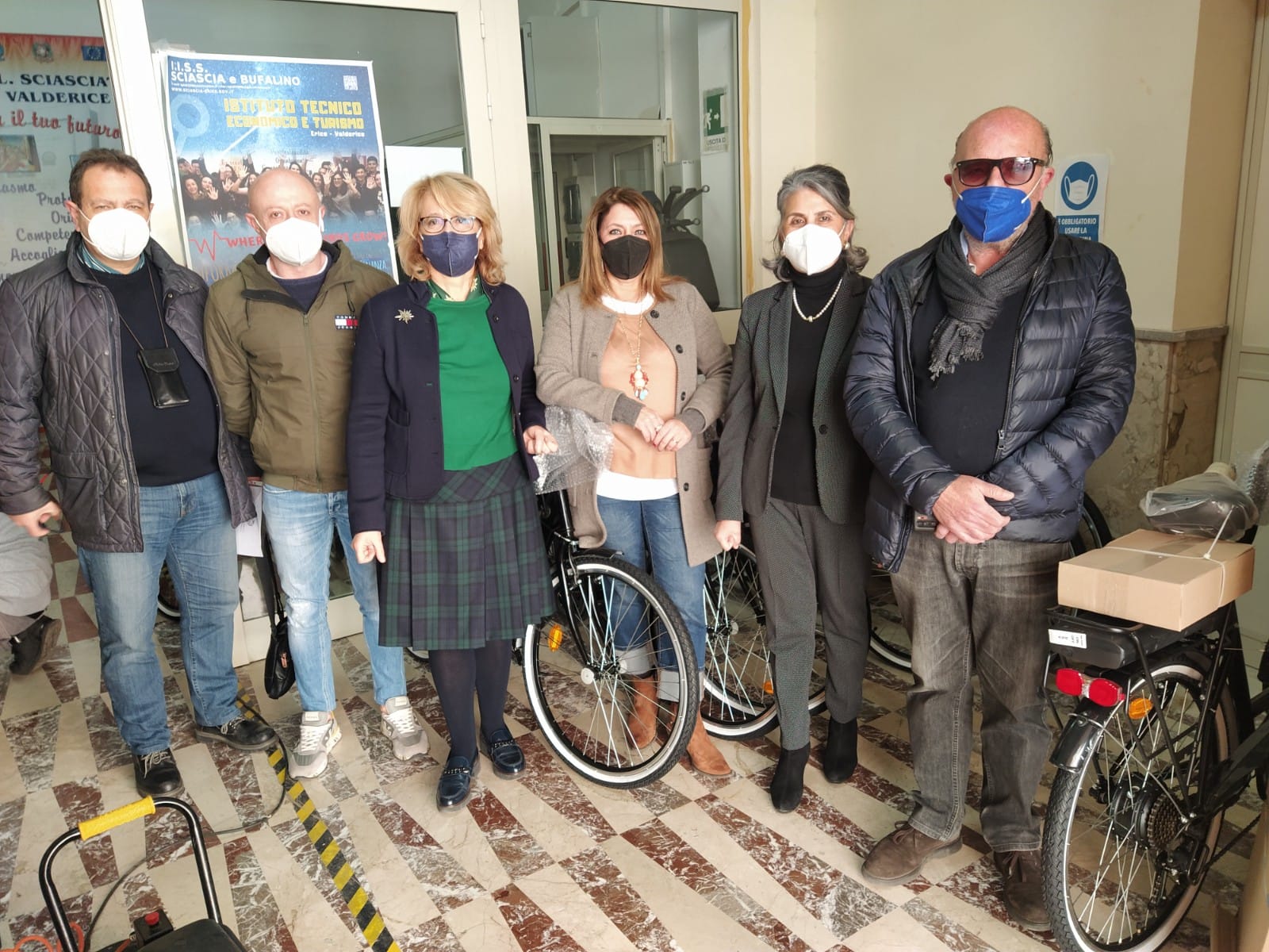 Erice: 30 bici a bedalata assistita consegnate all’Alberghiero e allo “Sciascia-Bufalino