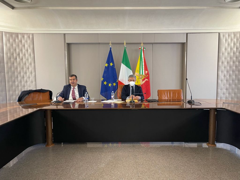 Scilla “In arrivo finanziamenti per apicoltori e miele di Sicilia”