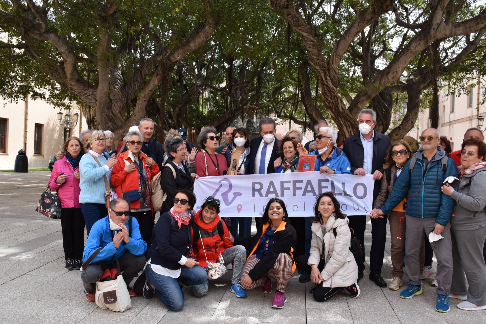 I turisti a Marsala per le processioni pasquali incontrano il sindaco al Comune
