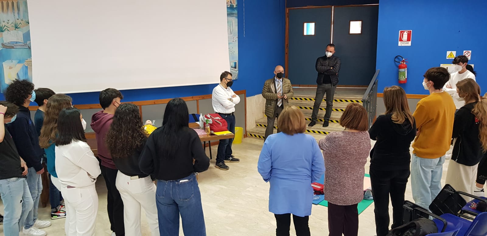 Il Rotary Marsala entra allo Scientifico per l’uso del defibrillatore e presenta l’App del Cuore