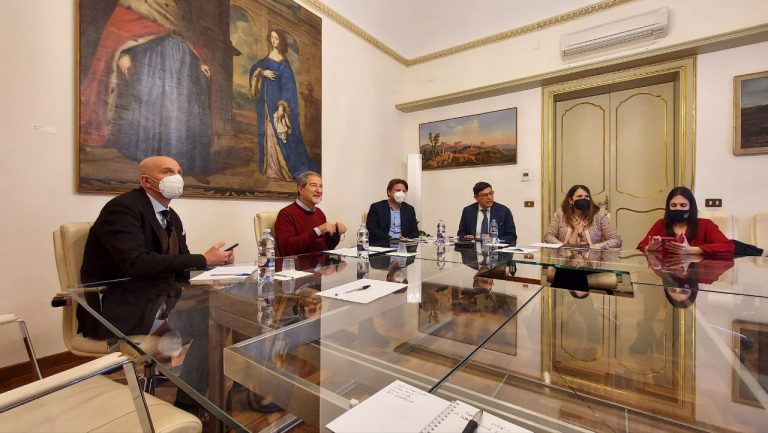 Musumeci incontra vertici Ryanair e Airgest: “Draghi elimini tassa sul turismo”