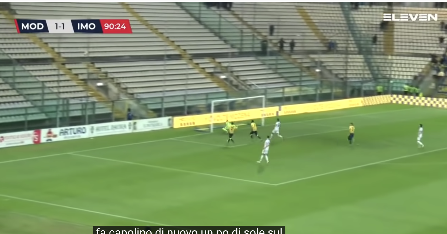 Modena-Imolese, il portiere rinvia e segna un goal mondiale. VIDEO