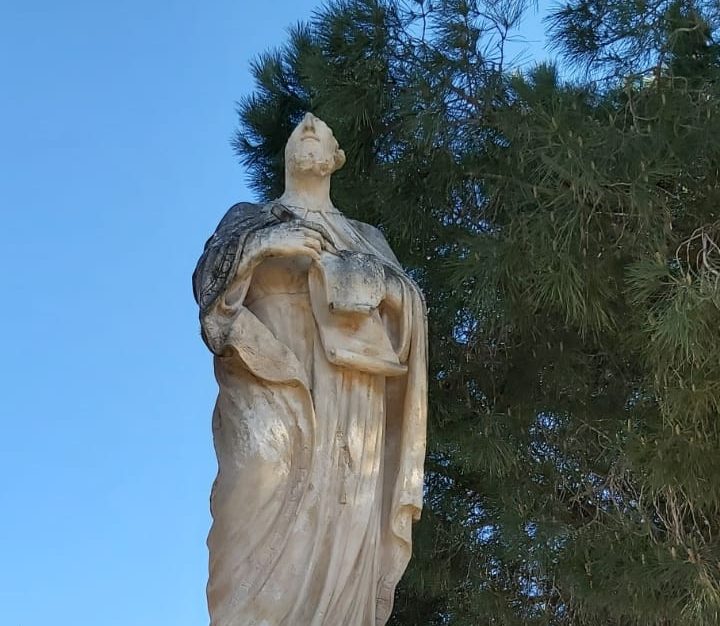 Marsala: sfregiata la statua di Pascasino di fronte la Chiesa di Bambina