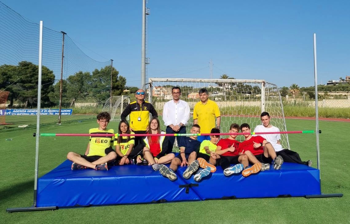 Paceco: al campo sportivo torna il salto in alto, nuova attrezzatura