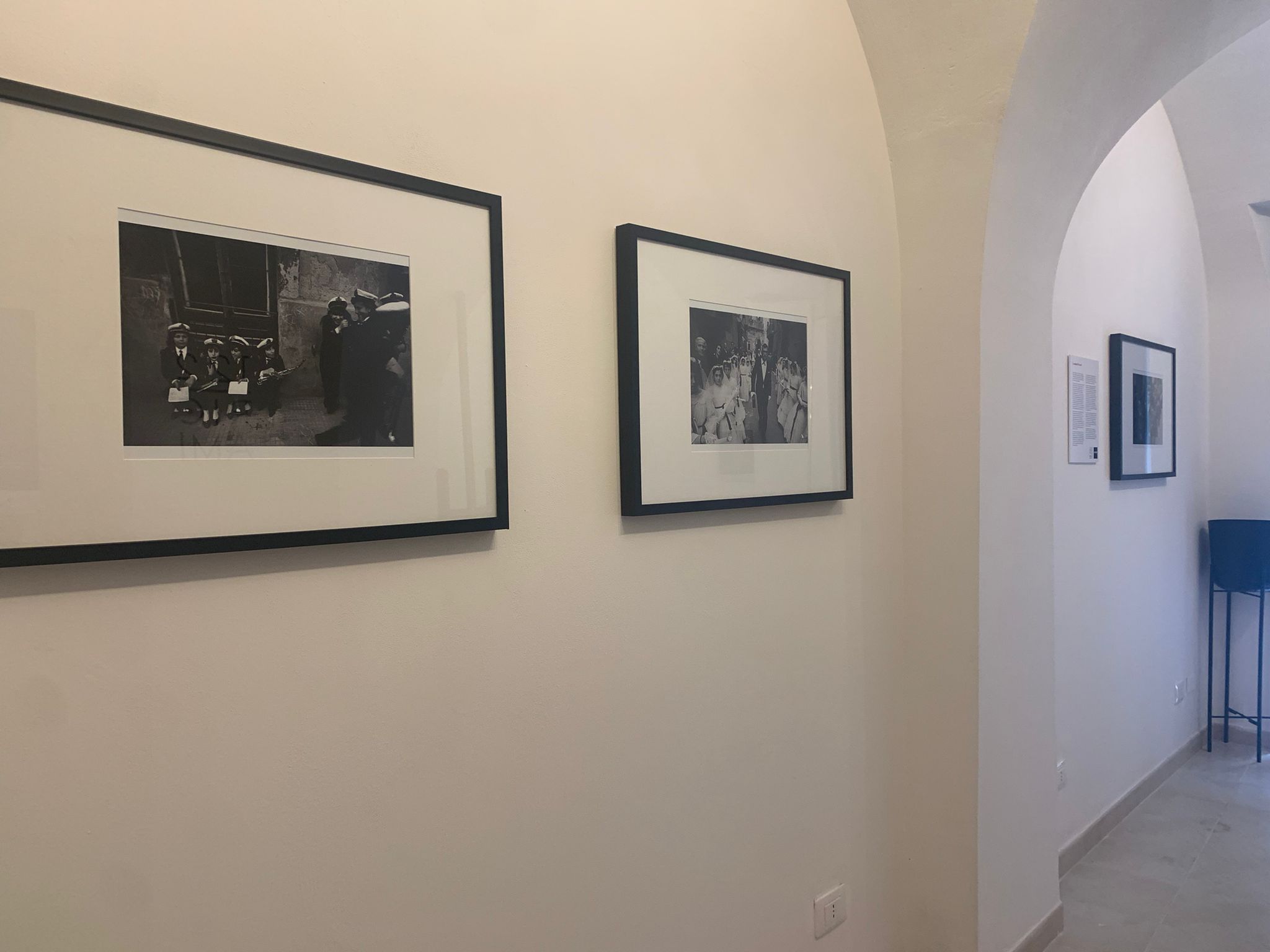 122 Ricami Art Boutique a Trapani: il racconto dei Misteri nelle immagini dei fotografi Magnum