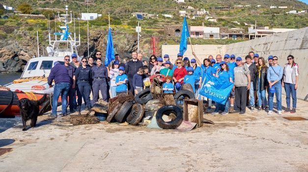 Con Marevivo gli studenti ripuliscono i fondali di Scauri a Pantelleria