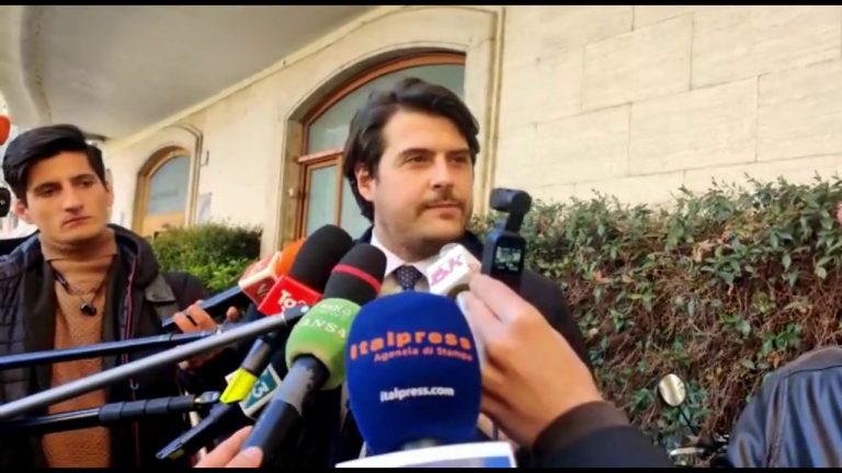 Caro bollette, Buffagni: “Priorità famiglie e imprese”