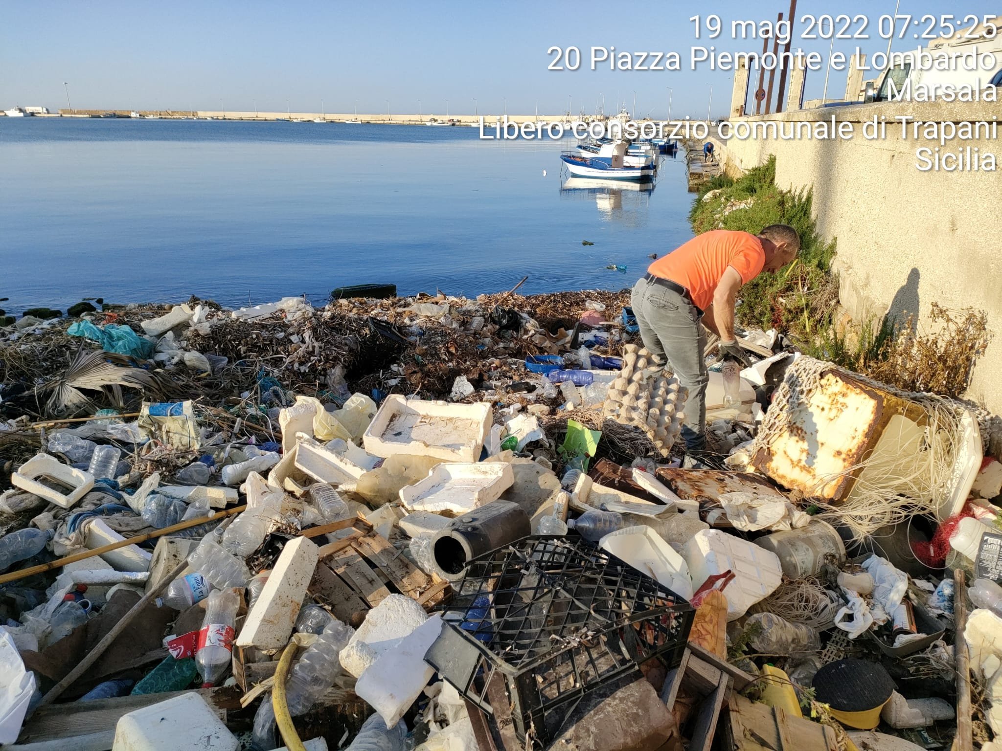 Marsala: nuova bonifica al Porto, area piena di rifiuti