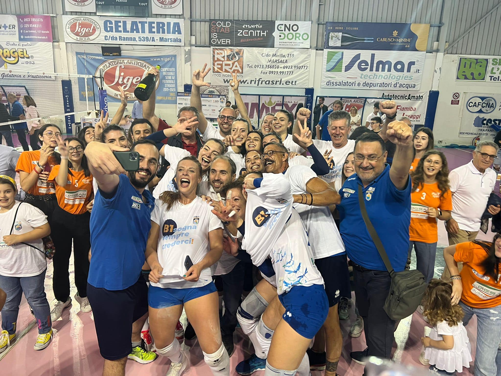 E’ B1 per la Fly Volley Marsala, festa al Palabellina. VIDEO