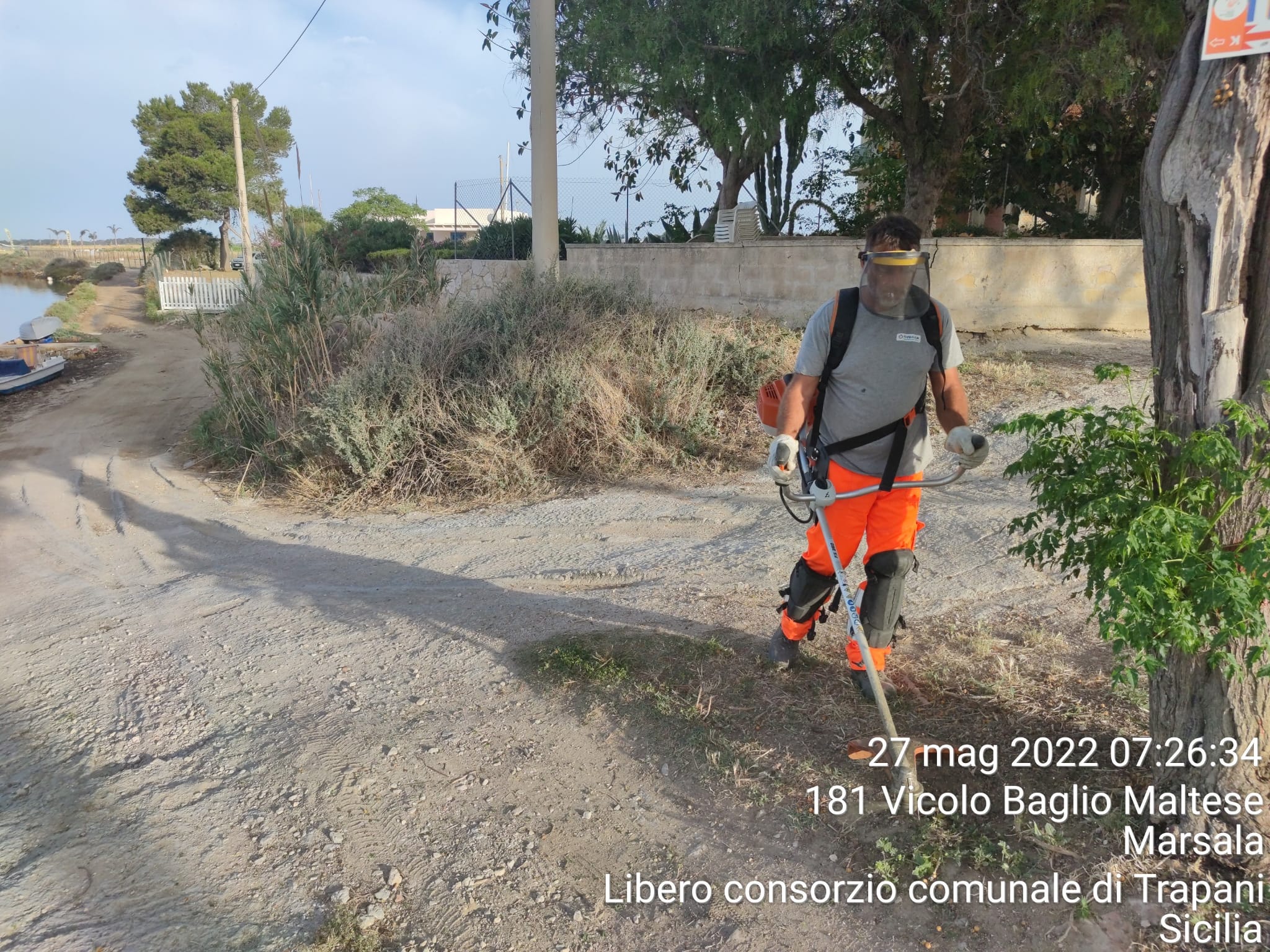 Marsala: proseguono i lavori di scerbatura del verde