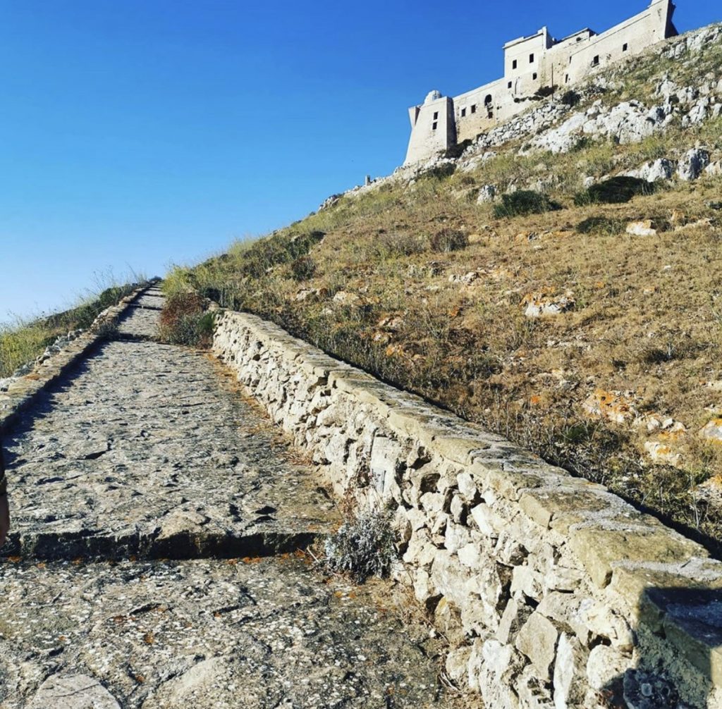 Il Castello di Santa Caterina se vi va un po’ di trekking