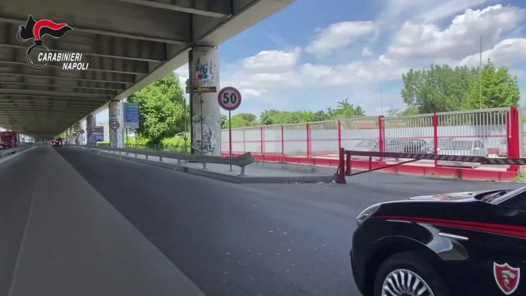 Napoli,  costringe figlio di 14 anni ad accompagnarlo nelle rapine