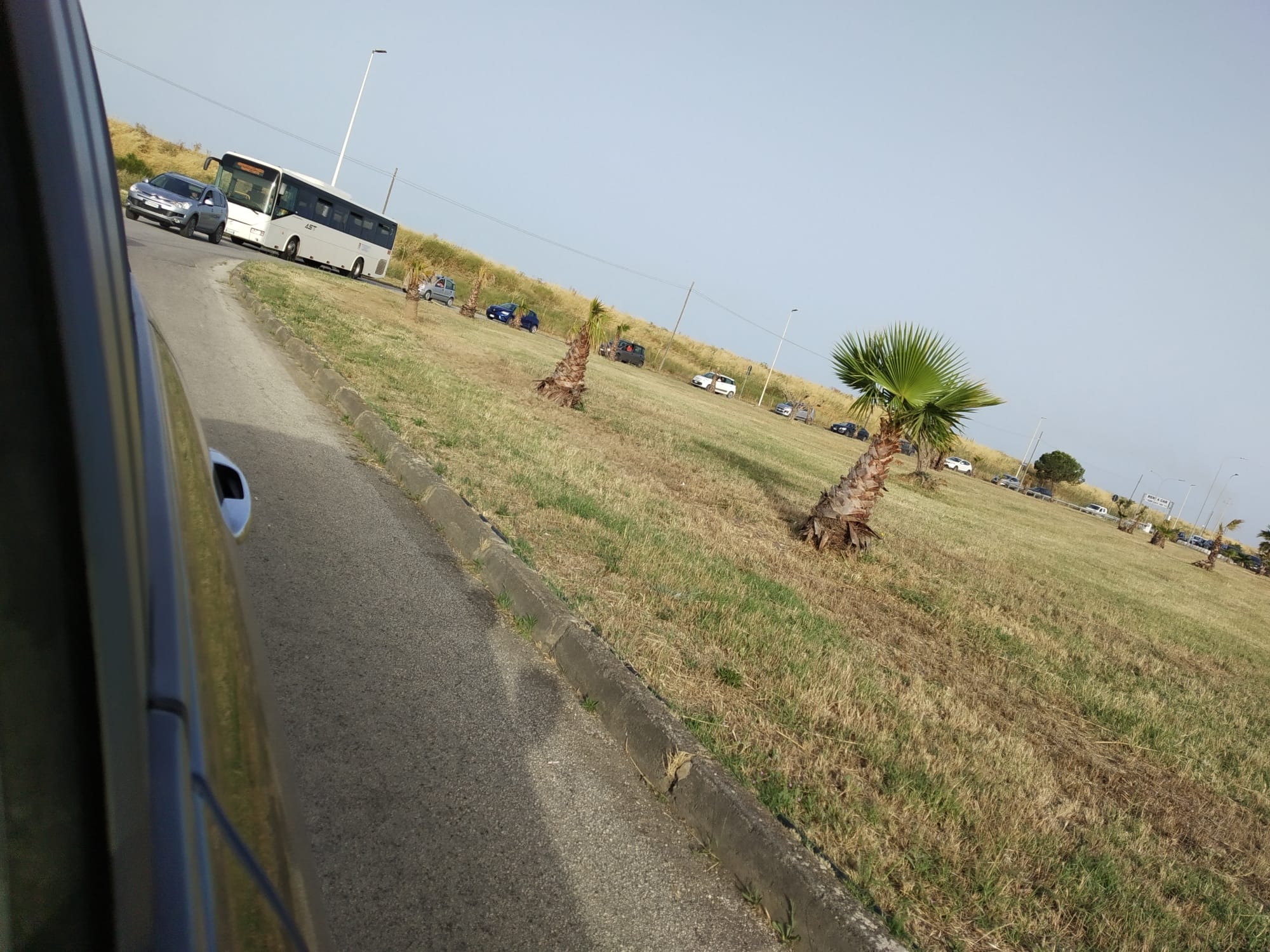 Caos a Birgi, file per entrare all’aeroporto e pagare 1 euro