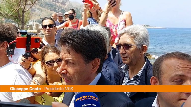 Conte “Indegno pensare di rimuovere il reddito di cittadinanza”