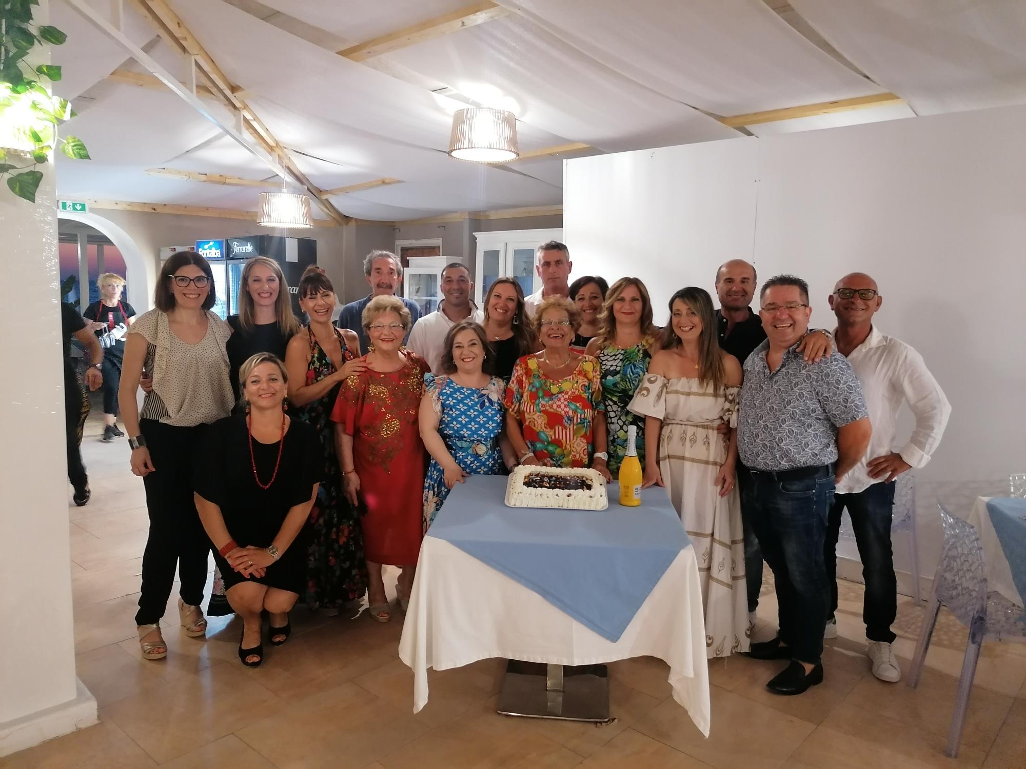 La classe ’88/’89 della “Stefano Pellegrino” si ritrova dopo 33 anni