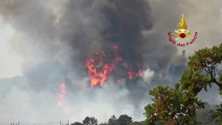 Incendio Carso, Prosegue Lavoro Vvf traffico ancora interrotto su A4
