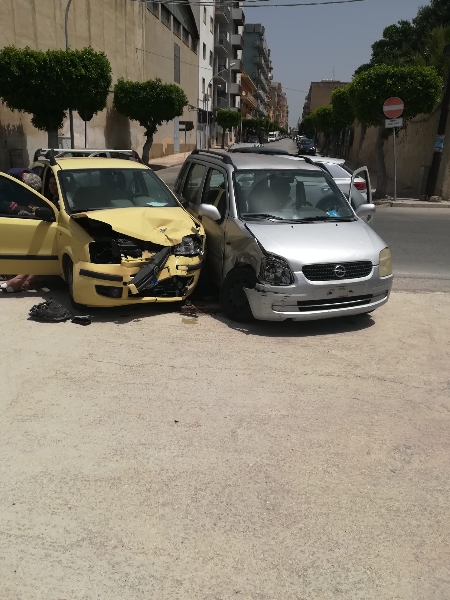 Incidenti a Marsala in poche ore, a una Opel si sono rotti i freni
