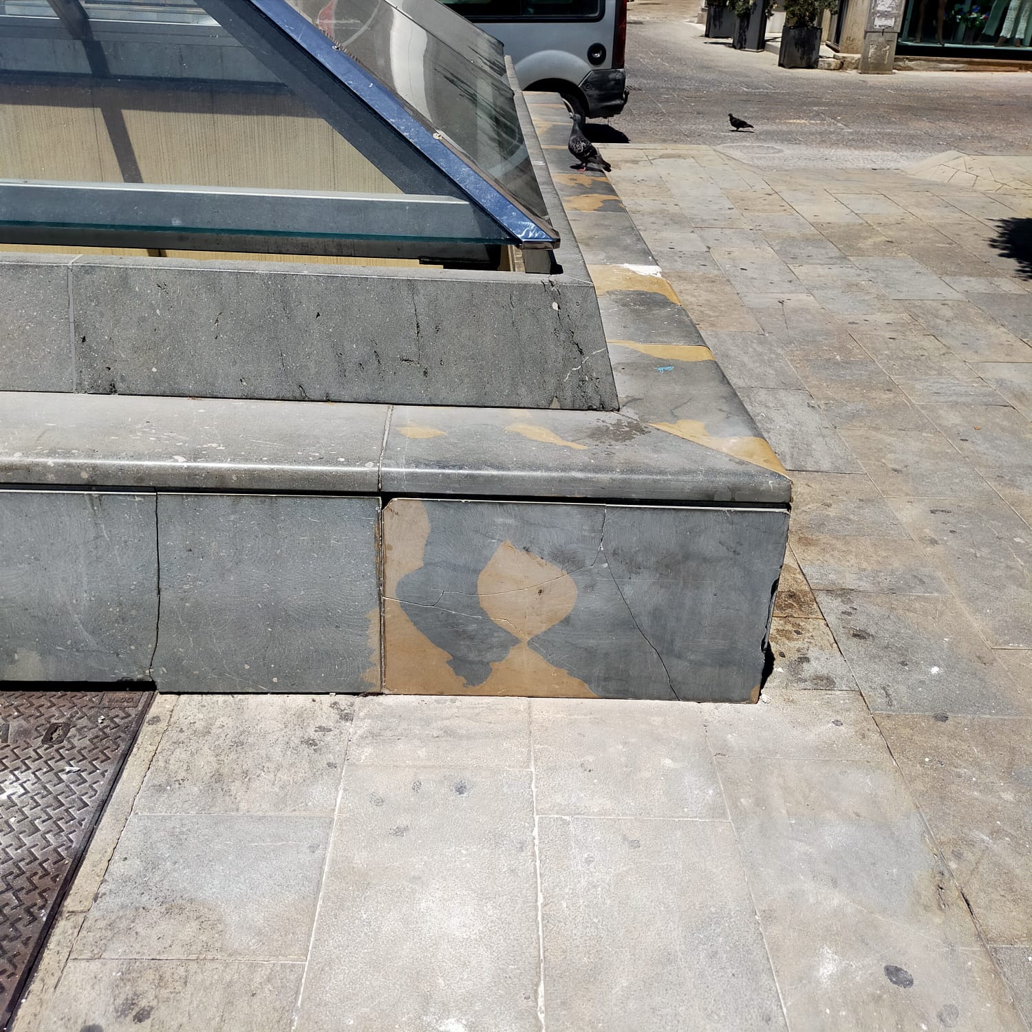 Marsala: risistemate le lastre agli scavi di Porta Mazara