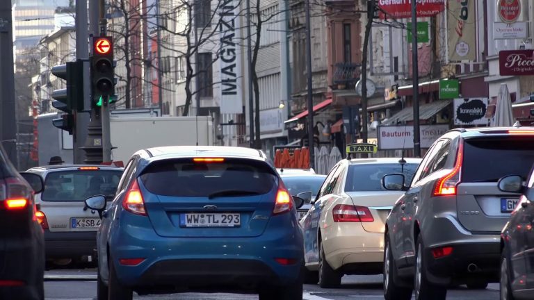Mercato dell’auto ancora in calo a giugno