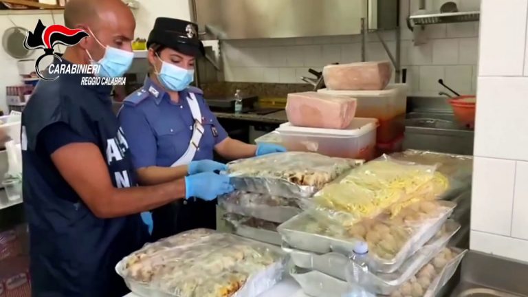 Cibo mal conservato, sequestro per 1,3 tonnellate  a Scilla