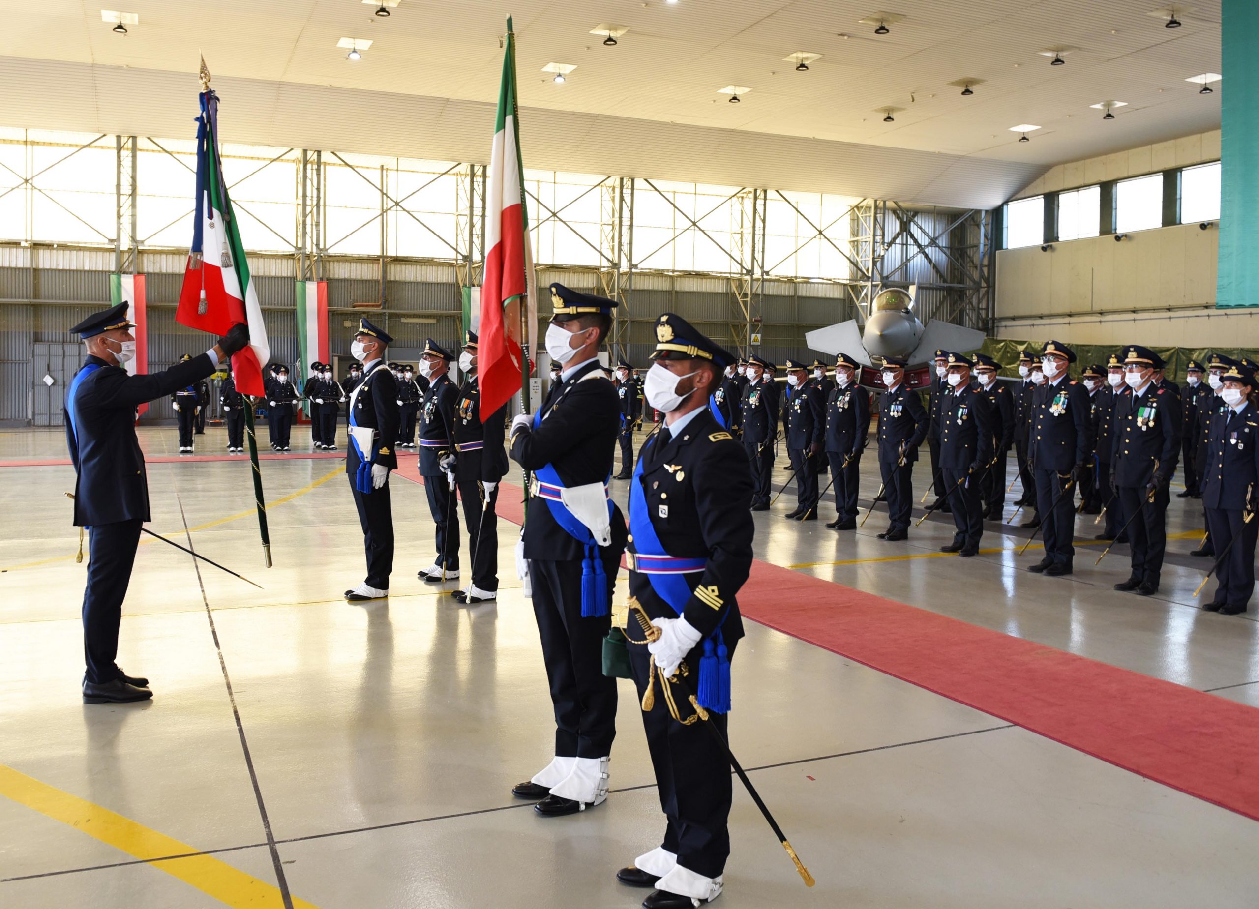 Al 37° Stormo di Birgi rinnovo del drappo della Bandiera di Guerra e avvicendamento all’Aeronautica
