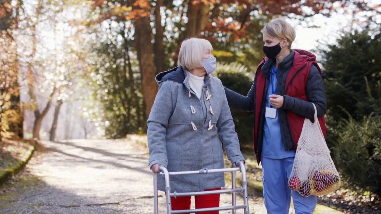 Contratti, siglato il primo Ccnl per il settore sociosanitario