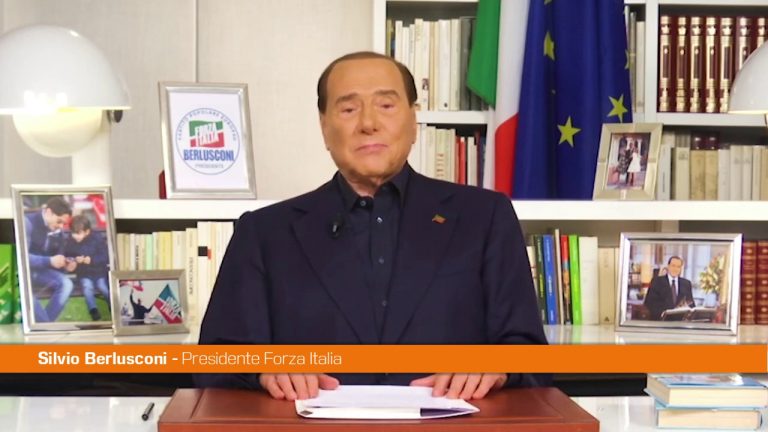 Migranti, Berlusconi “L’Europa ci deve aiutare”