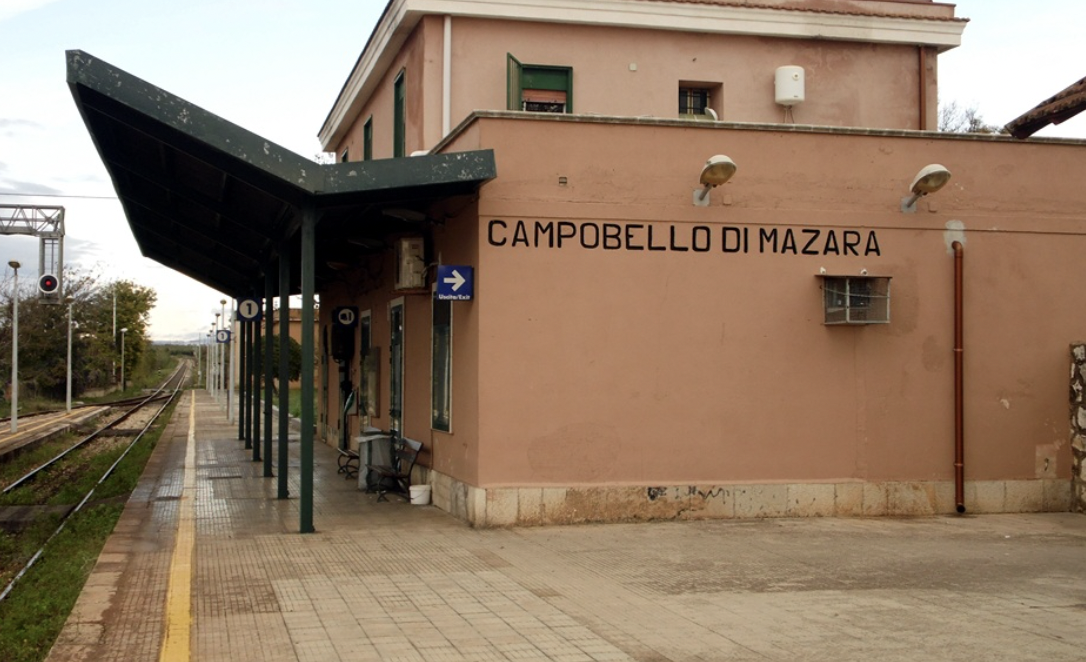 Deteneva piante e sostanze stupefacenti, denunciato un uomo di Campobello