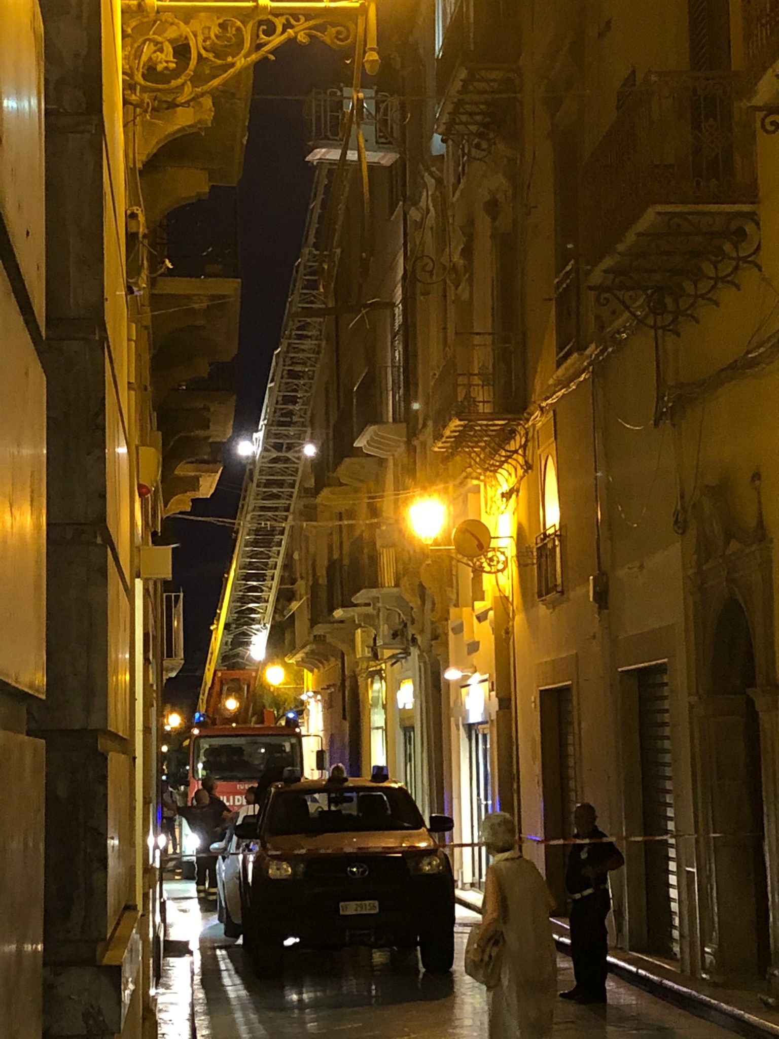 Marsala: in pieno centro i Vigili del Fuoco per ‘pericolo crollo’