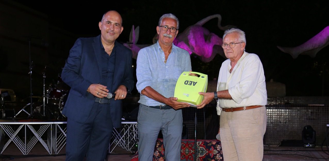 Batticuore e ‘Ciuri’ donano un defibrillatore a Marsala, sarà installato in Piazza Pizzo