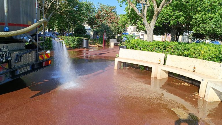 Alcamo: avviata intensa pulizia di ville e piazze