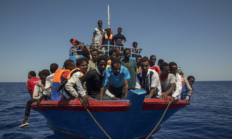 Ancora sbarchi nella notte a Lampedusa dopo i 10 di ieri