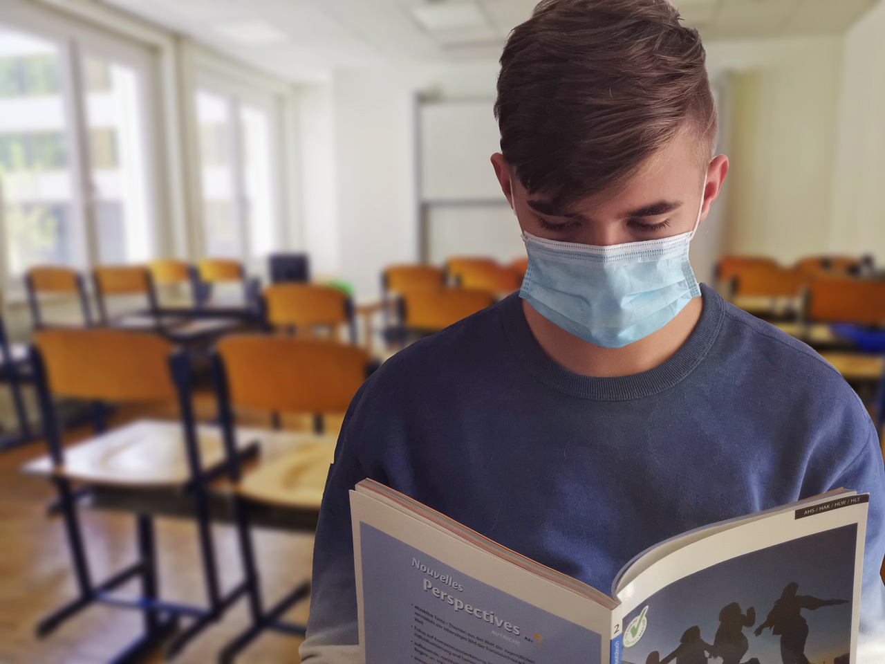 Mascherine a scuola: studenti no, personale scolastico sì